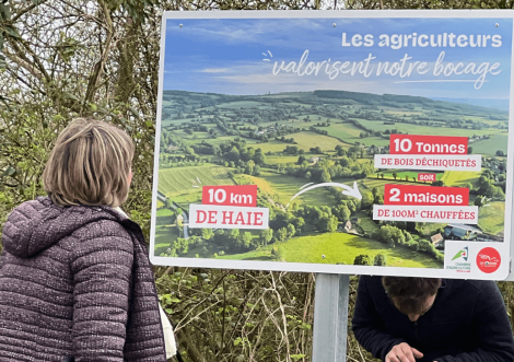 Inauguration du tronçon nord de l'exposition "La Mayenne et ses agriculteurs" sur les voies vertes du Département