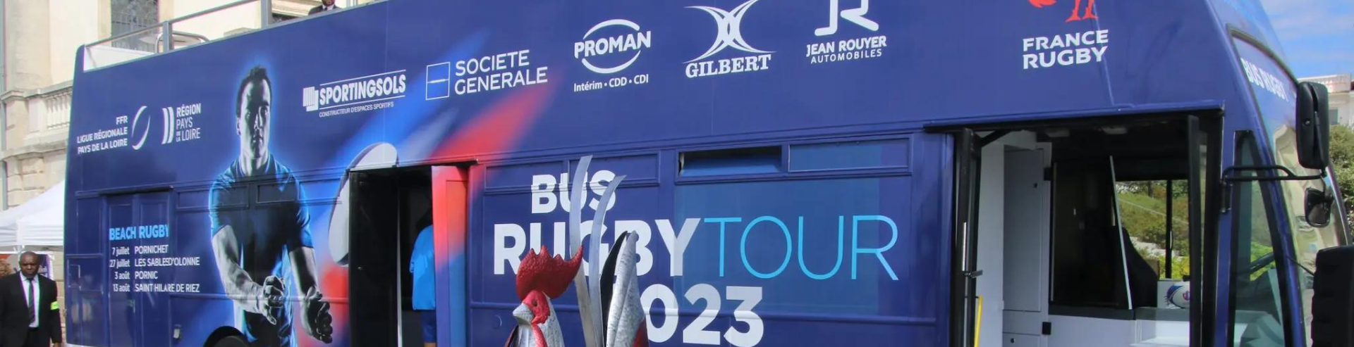 Le Conseil départemental de la Mayenne, partenaire de l’opération « Bus Rugby Tour 2023 »