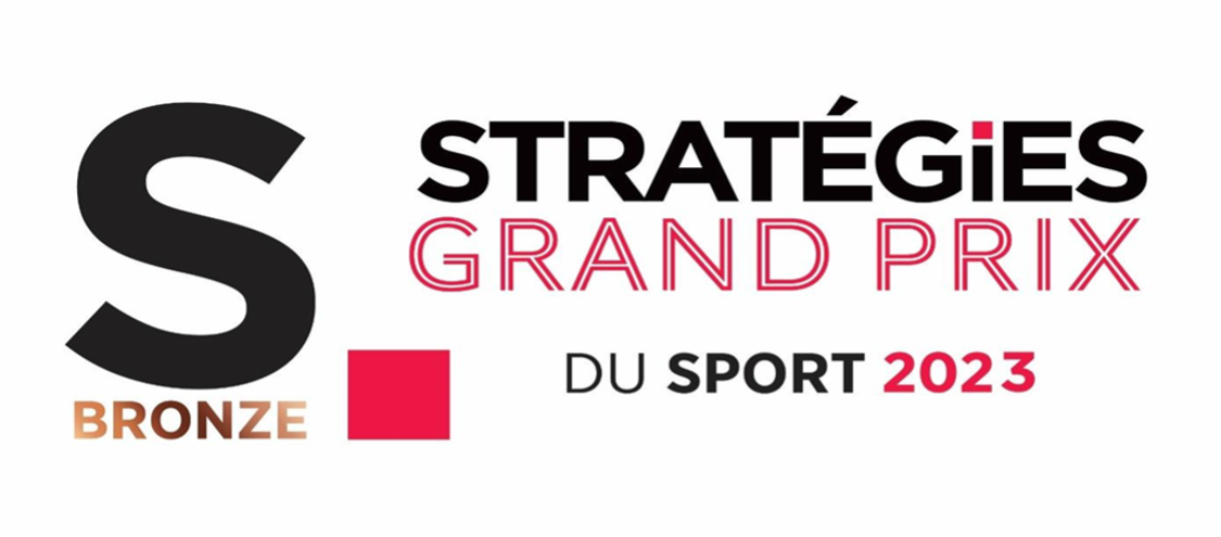 V and B - Monbana - Mayenne reçoit le prix de bronze du grand prix du sport Strategies