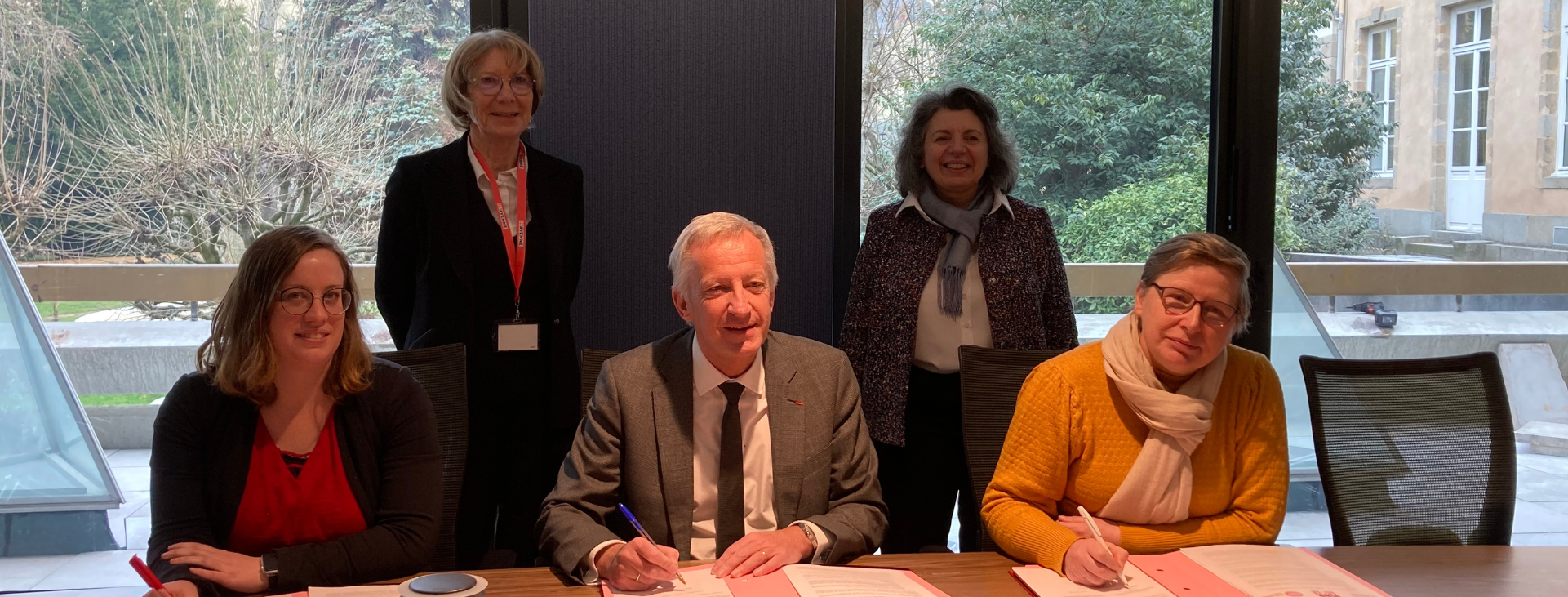 Le Conseil départemental de la Mayenne signe un protocole d’accord avec les représentants du personnel afin de mettre en œuvre ses engagements en matière de ressources humaines
