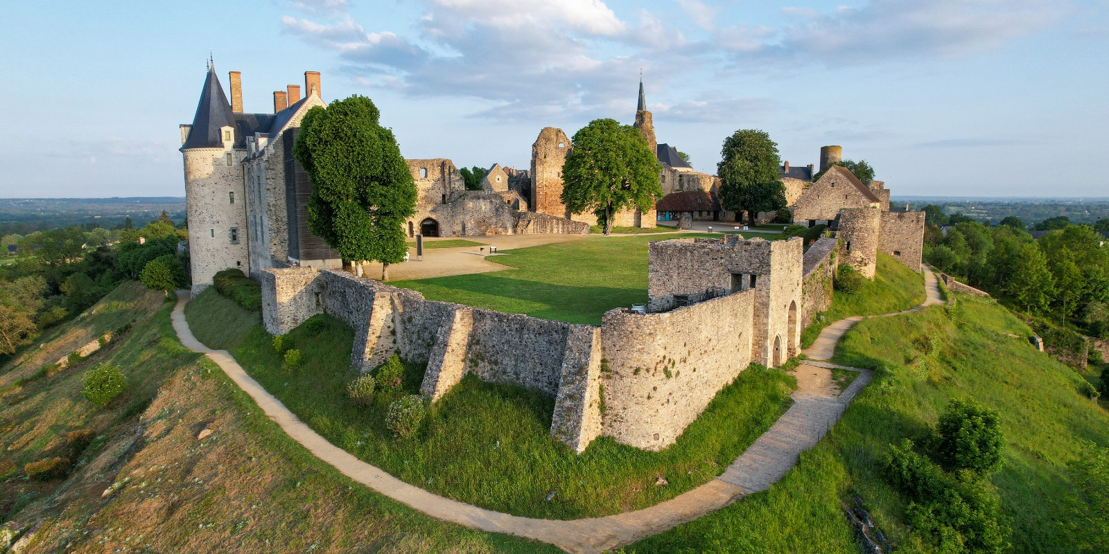 Château de Sainte- Suzanne